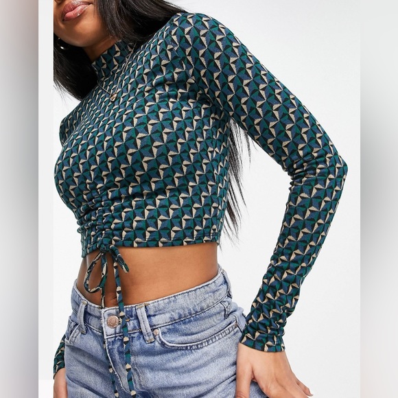 Pull&Bear jacquard long sleeved cut out top in blue - Picture 1 of 3